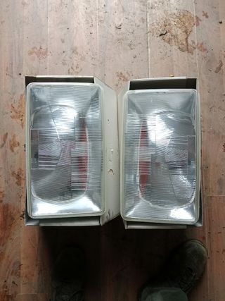 Faros de Chrysler 150