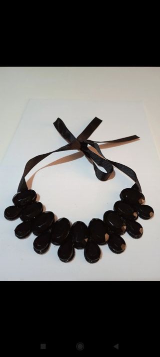 Collana con pietre nere e nastrino nero donna
