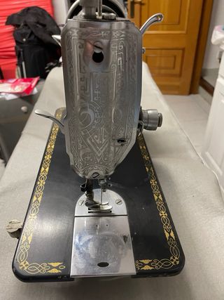Maquina de coser Sigma antigua