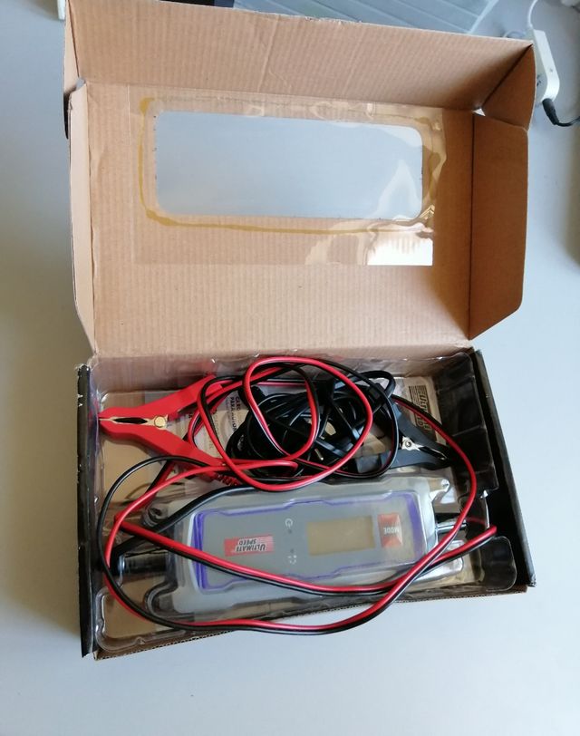 Caricabatterie per auto e moto