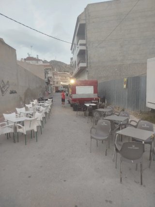 Empresa con Food-Truck, vehiculos y ruta