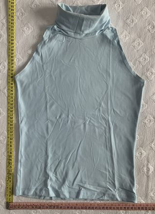Camiseta BSK sin mangas cuello alto