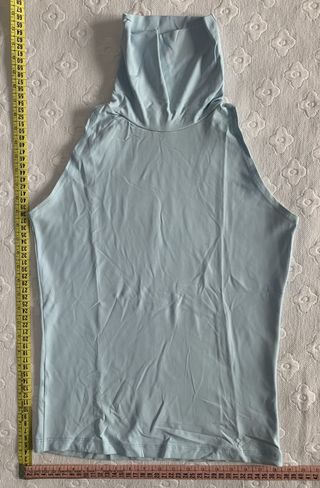 Camiseta BSK sin mangas cuello alto