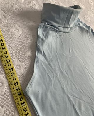 Camiseta BSK sin mangas cuello alto