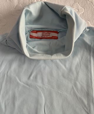 Camiseta BSK sin mangas cuello alto