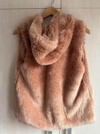 Chaleco de pelo niña de Zara