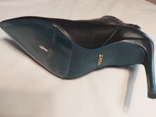 Botin piel negros tacon fino, nuevo