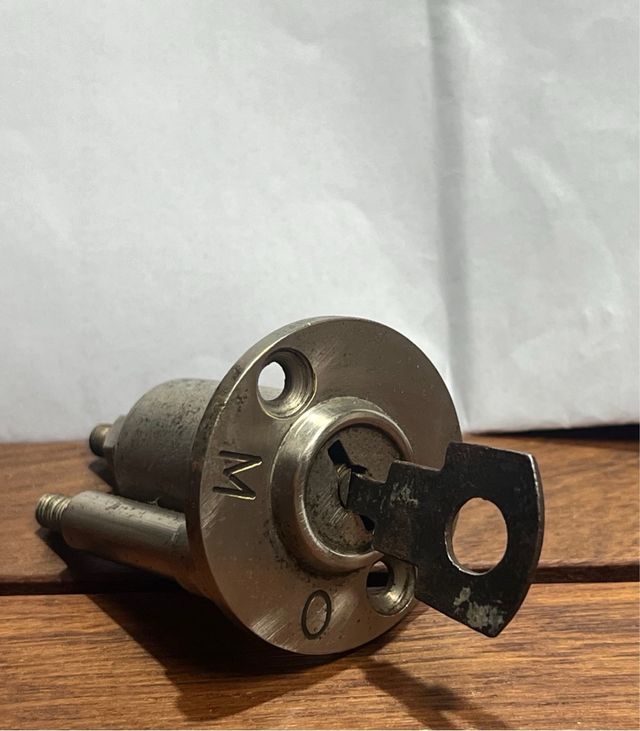 CERRADURA AUTO COCHE ANTIGUO CLASICO