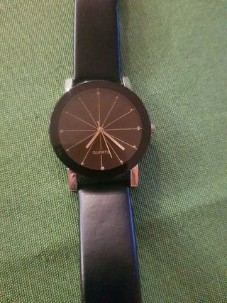 Reloj de mujer. Quartz. 
