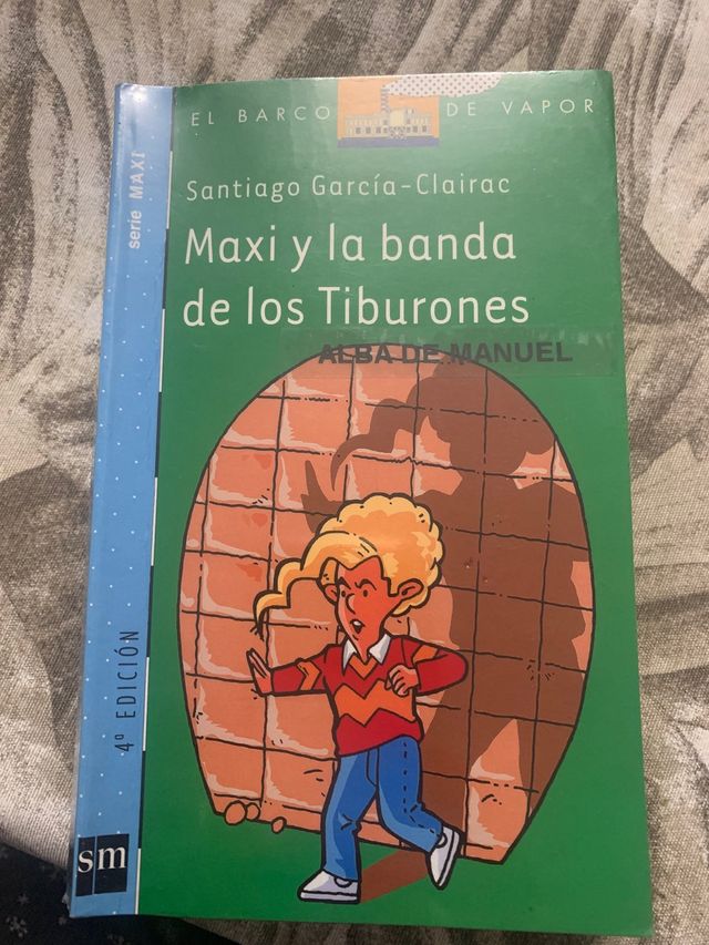 Maxi y la banda de los tiburones