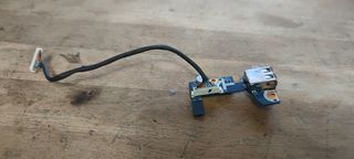 Se vende placa boton encedido y puertos usb.