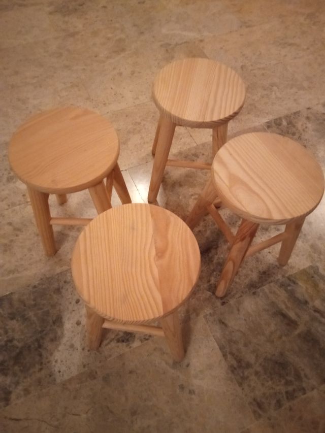 Taburetes.
