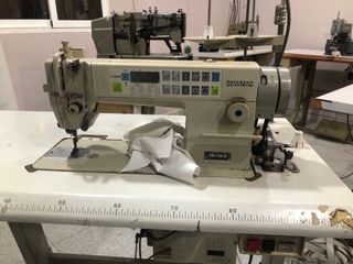 Fabbrica tessile... macchine da cucire industriali