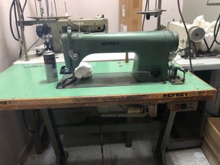 Fabbrica tessile... macchine da cucire industriali