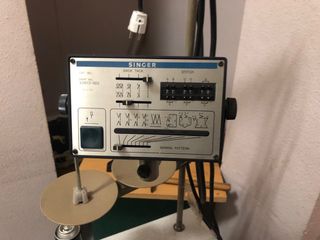 Fabbrica tessile... macchine da cucire industriali