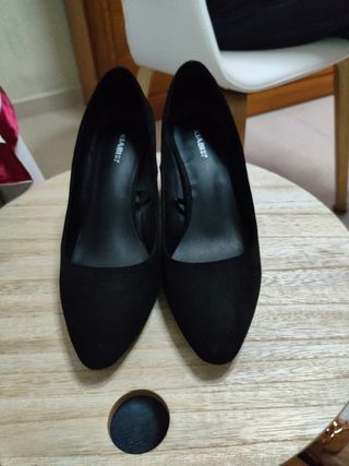 Zapatos negros de tacón ancho