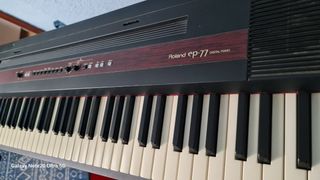 ROLAND ep-77 digital piano