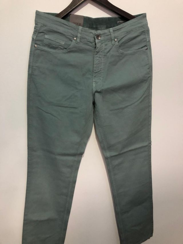 Pantalones verdes talla 42
