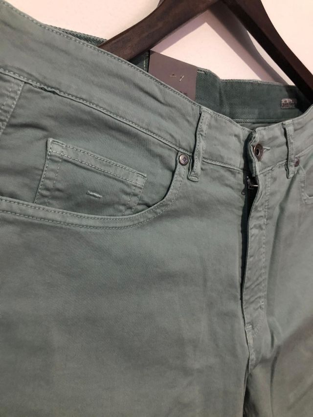 Pantalones verdes talla 42