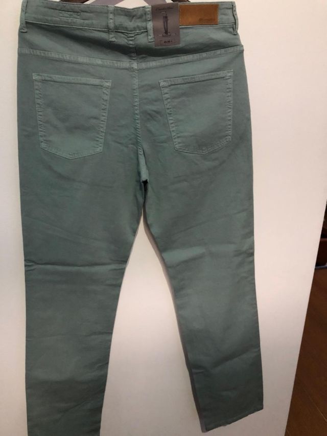 Pantalones verdes talla 42