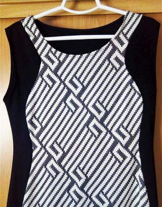 Vestido entallado negro