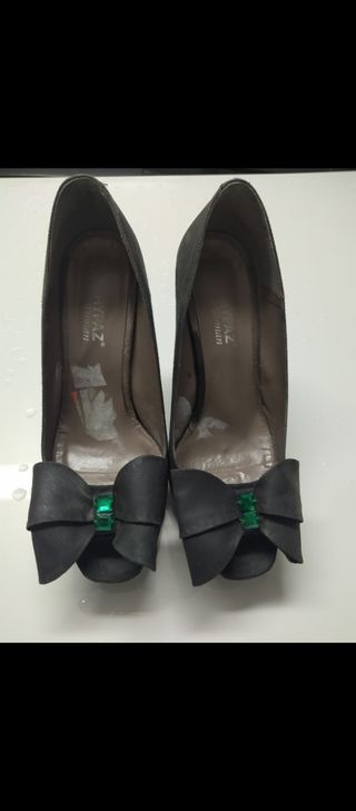 zapatos negros de tacon