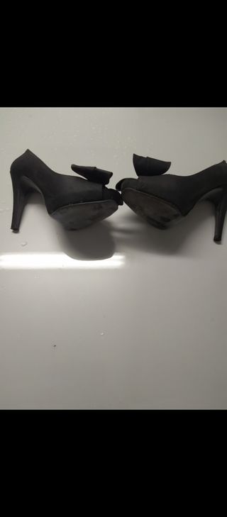 zapatos negros de tacon