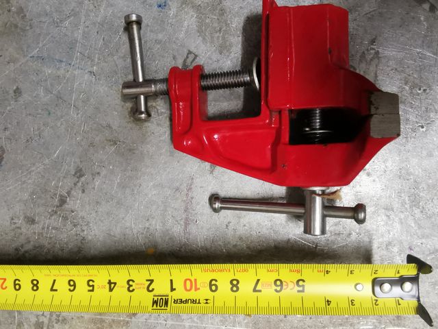 TORNILLO BANCO 50 MM ROJO