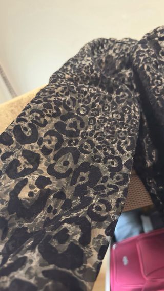 Blusa semitransparente animal print