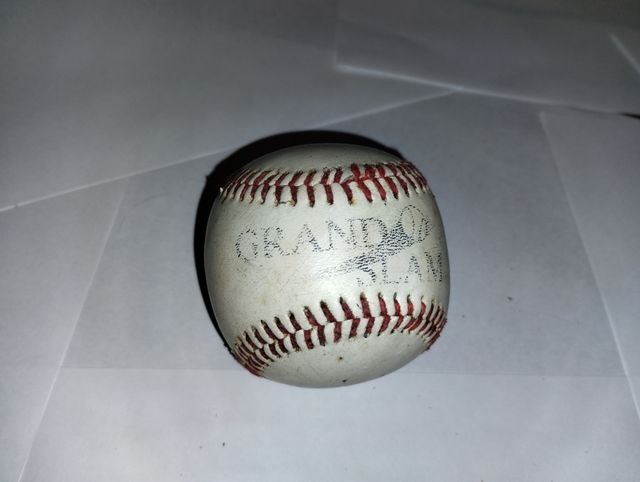 Guante y pelotas de Baseball