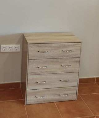 Mueble con 4 cajones.