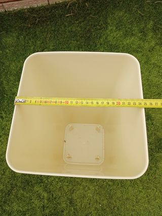 Maceta altura 48 cms color crema