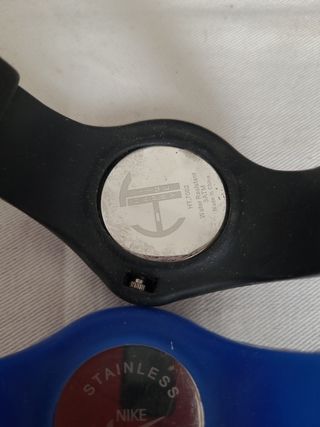 Due orologi in gomma Nike
