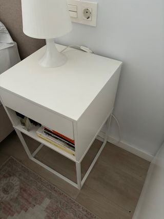 Mesita de noche ikea 