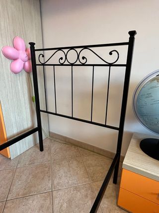 Letto singolo in ferro battuto