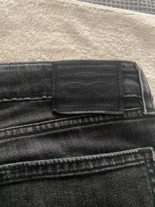 Pantalones vaqueros Levi’s mujer etiqueta negra