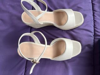Sandalias cuña stradivarius talla 39