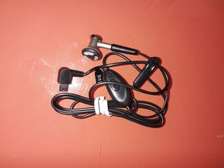 TELÉFONO MOTOROLA MOTORARZ CON CAJA Y ACCESORIOS