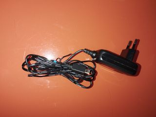 TELÉFONO MOTOROLA MOTORARZ CON CAJA Y ACCESORIOS