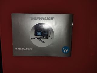 TELÉFONO MOTOROLA MOTORARZ CON CAJA Y ACCESORIOS