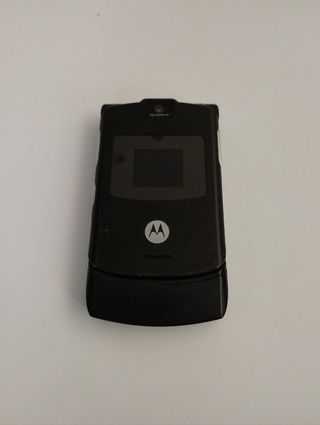 TELÉFONO MOTOROLA MOTORARZ CON CAJA Y ACCESORIOS