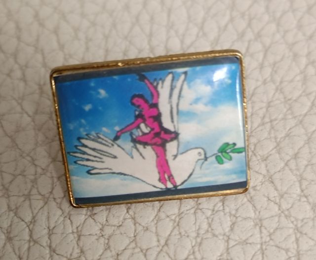 PIN BAILARINA Y PALIMA DE LA PAZ