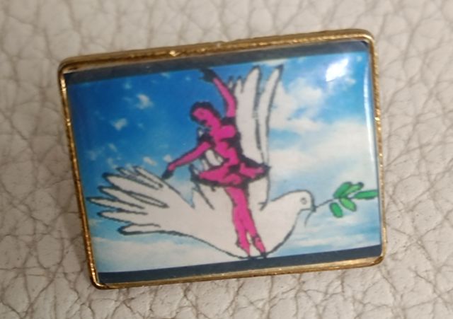 PIN BAILARINA Y PALIMA DE LA PAZ
