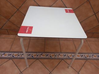 Mesa y sillas