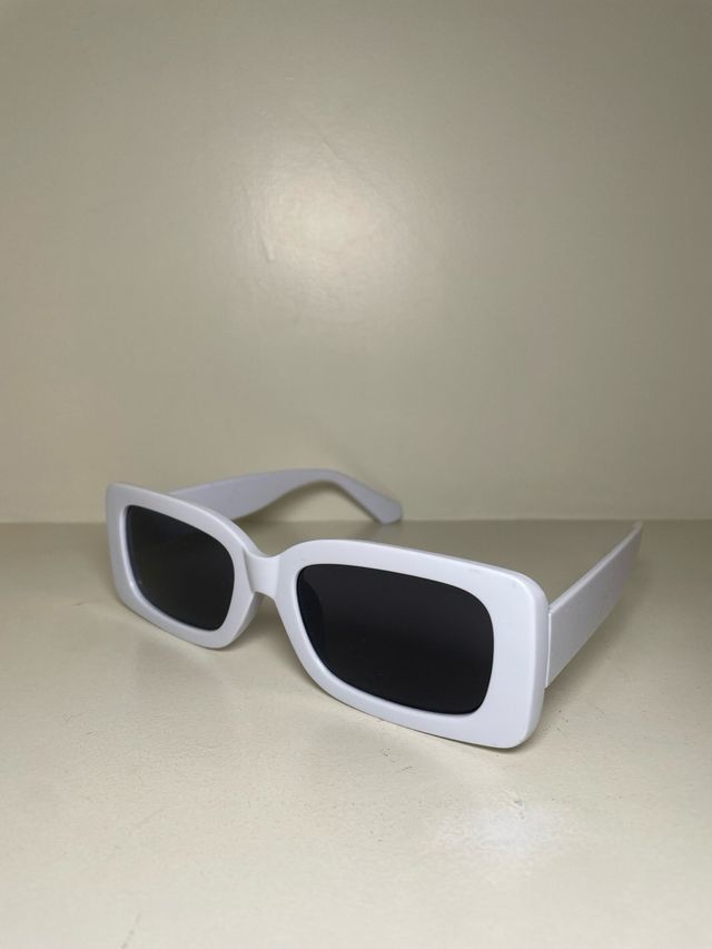 Occhiali da sole bianchi squadrati