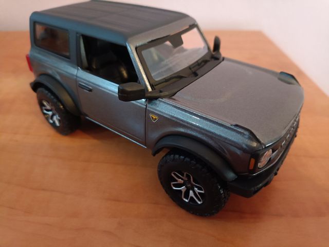 FORD BRONCO ESCALA 1:24