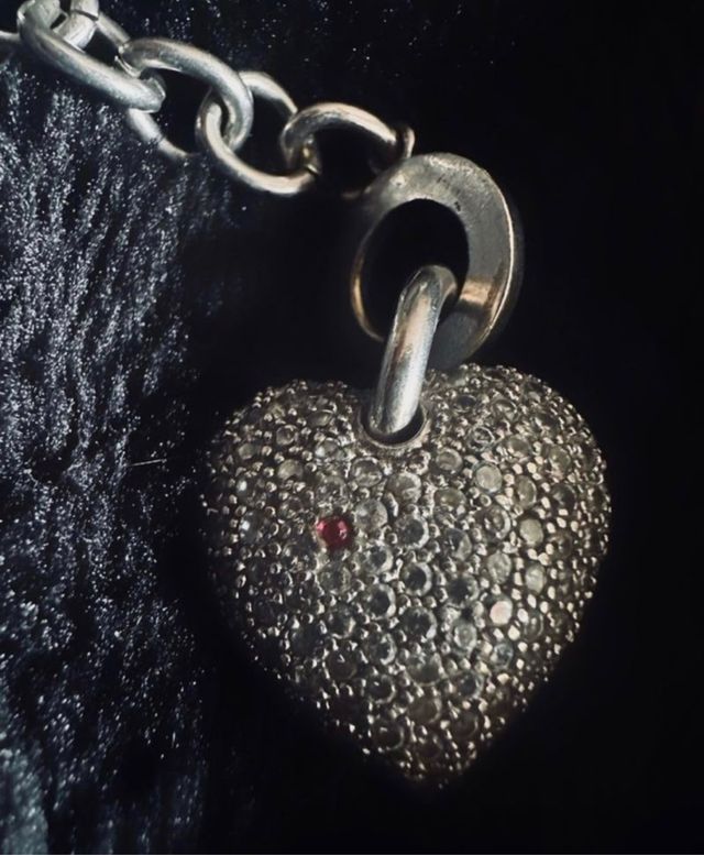 Bonita pieza de pulsera de plata corazón