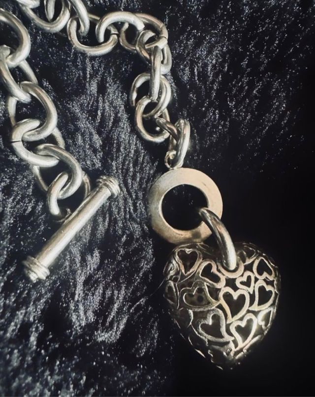 Bonita pieza de pulsera de plata corazón