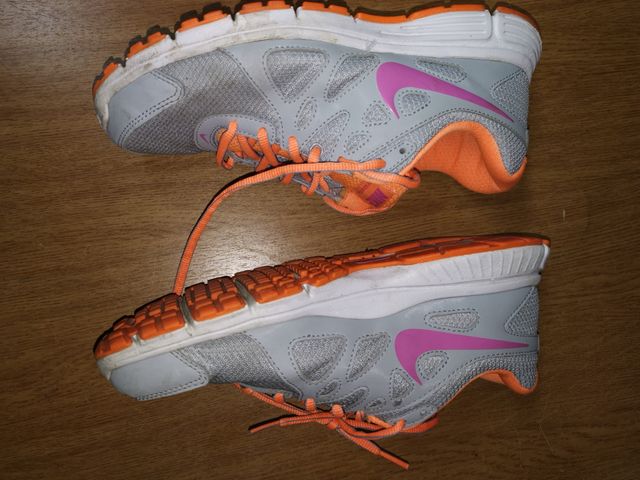 Nike Revolution 2