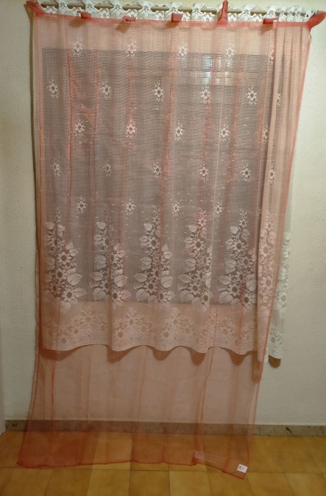 Cortina transparente roja